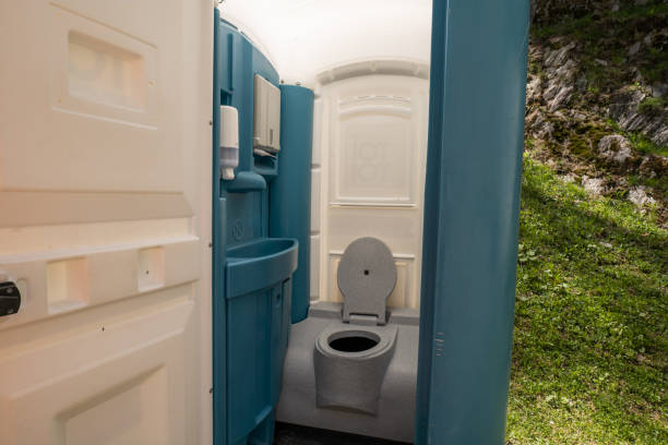 Best VIP or Luxury Restroom Trailers  in Newmanstown, PA